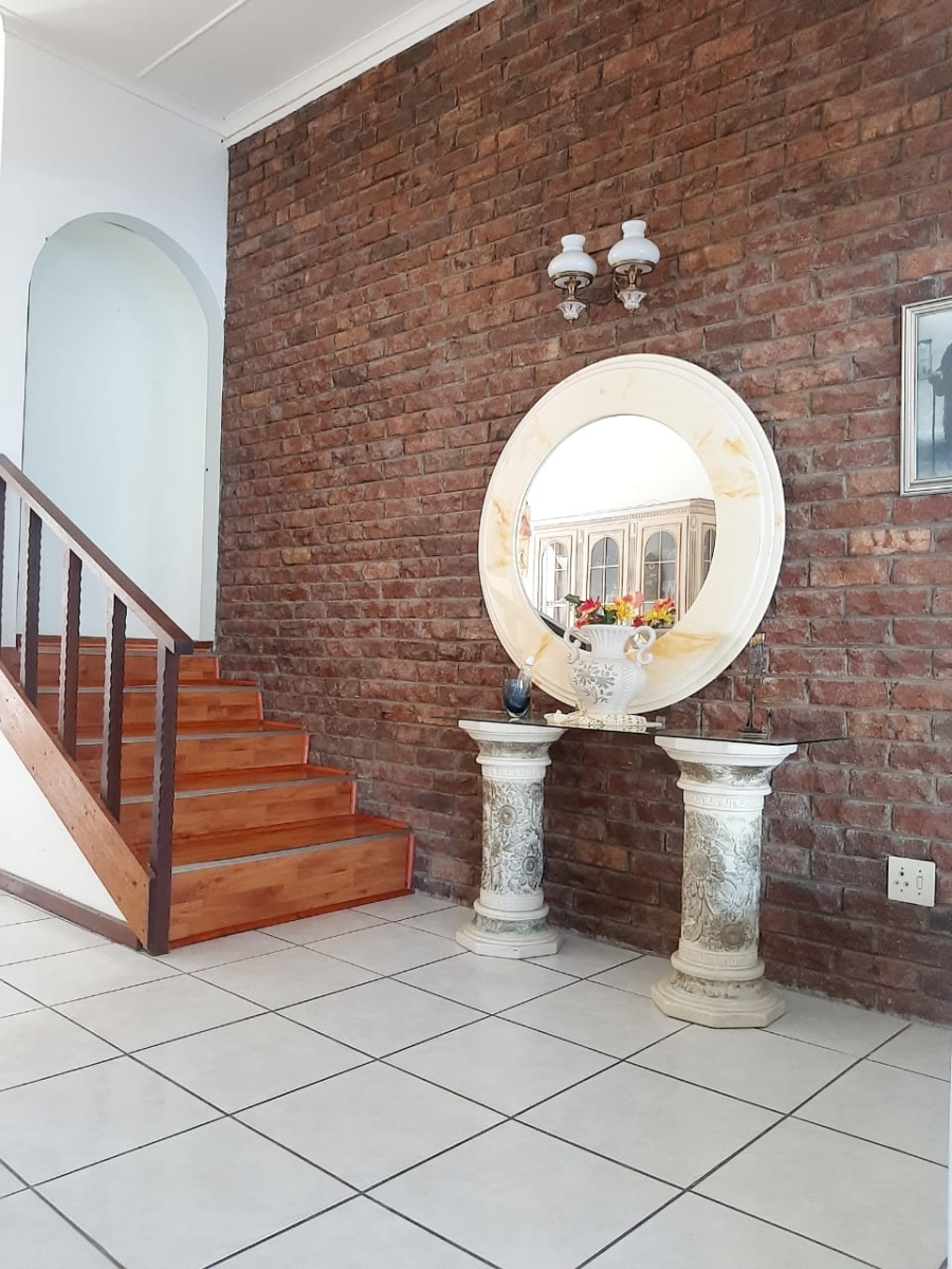 5 Bedroom Property for Sale in Amalinda Eastern Cape